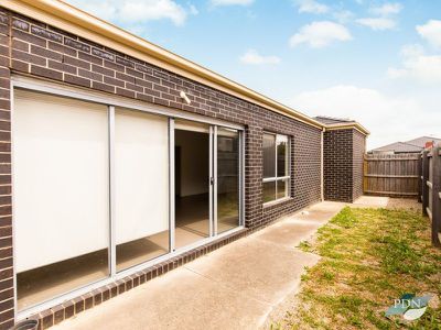 2 / 26 Georgia Crescent, Werribee