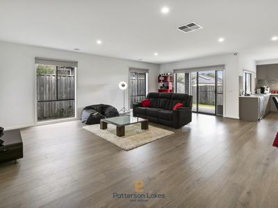 9 Crepe Avenue, Cranbourne West