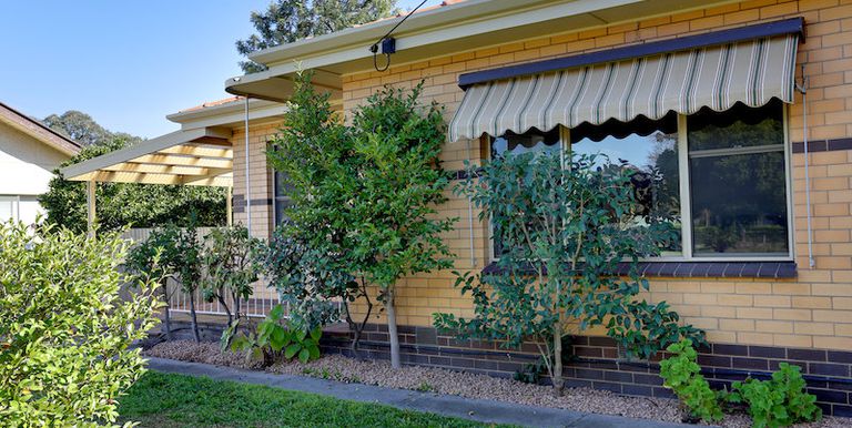 20 Brock, Euroa