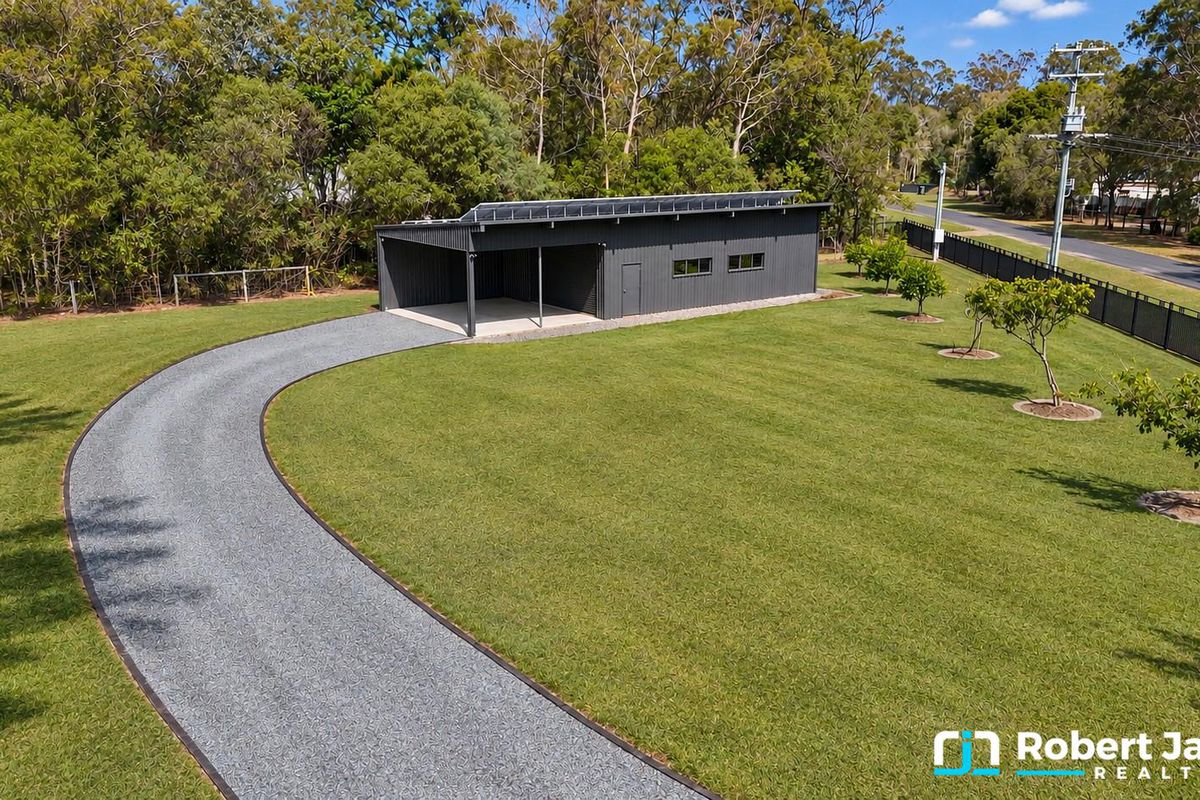 24 Amaroo Place, Cooroibah