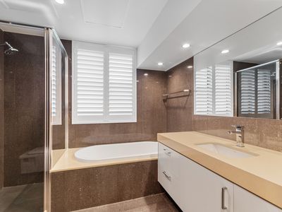 3 / 106 The Strand, North Ward