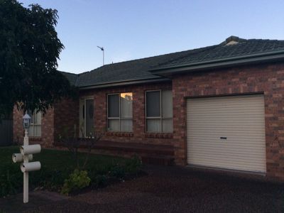 1 / 52 Pur Pur Avenue, Lake Illawarra