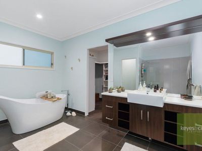 18 Lemonwood Court, Douglas