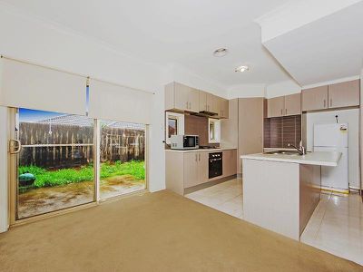 2 / 6 Ozzimo Way, Werribee
