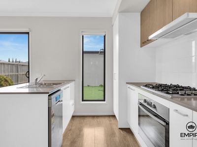 1 Parapet La, Clyde North