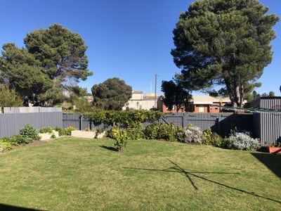 18 English Drive , Millicent