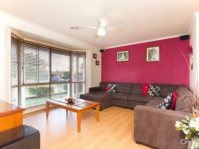27 Rachel Drive, Cranbourne North