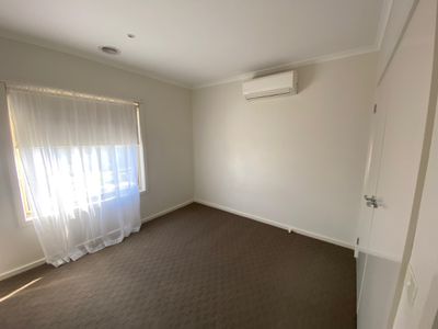 1 / 10-12 Fishburn Grove, Harkness