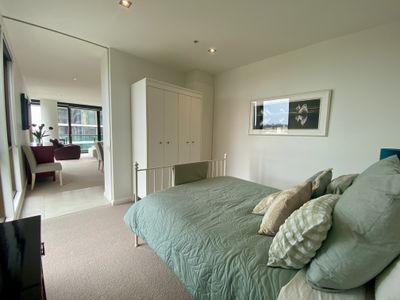 1005 / 480 St Kilda Road, Melbourne