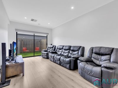 48 huntingfield st, Thornhill Park