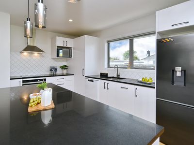 25 Dunstan Crescent, Hornby