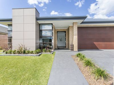 10 Illoura Way, Jordan Springs