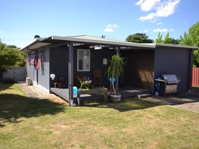 102 Lakeside Avenue, Mount Beauty