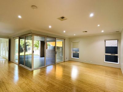 63 Avondale Way, Eastwood