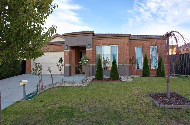 5 Feathertop Court, Greenvale