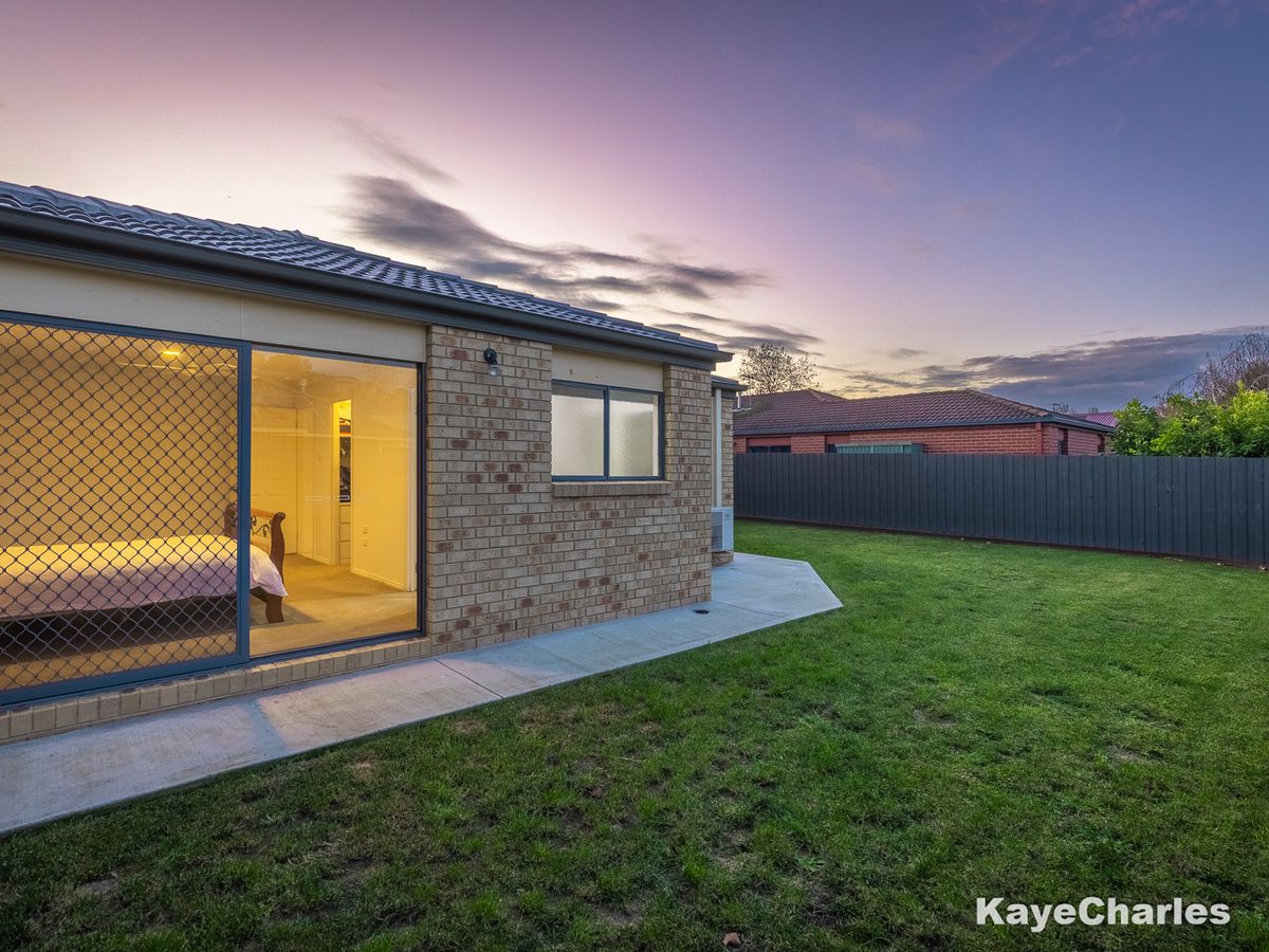 7 Castle Court, Beaconsfield