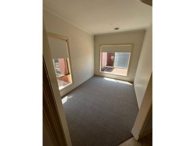 8 Plumpton Avenue, Oak Park