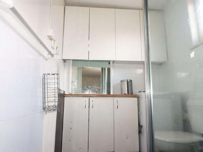 Granny Flat / 13 Bocking Avenue, Bradbury