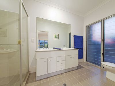 24 Barrington Crescent, Wakerley