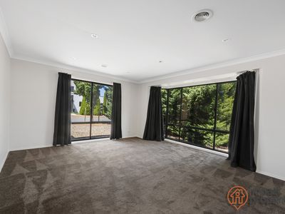 19 Patrick White Circuit, Franklin