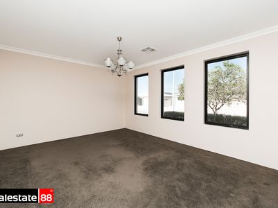 8 Quenda Road, Harrisdale