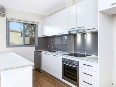 2 / 52 Wentworth Avenue, Mascot