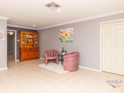 11 Robinia Rise, Helena Valley