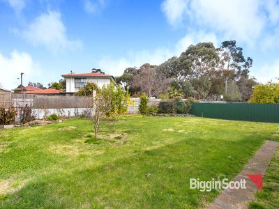 8 Paperbark Place, Knoxfield