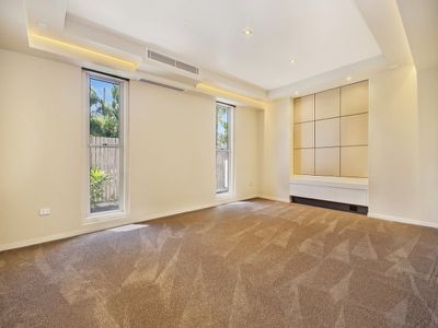 25 First Avenue, Railway Estate