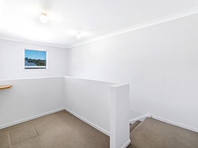 2 / 52 Hawkesbury Avenue, Pacific Pines