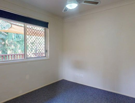 Centrally Located in The Bushlands Estates image 7
