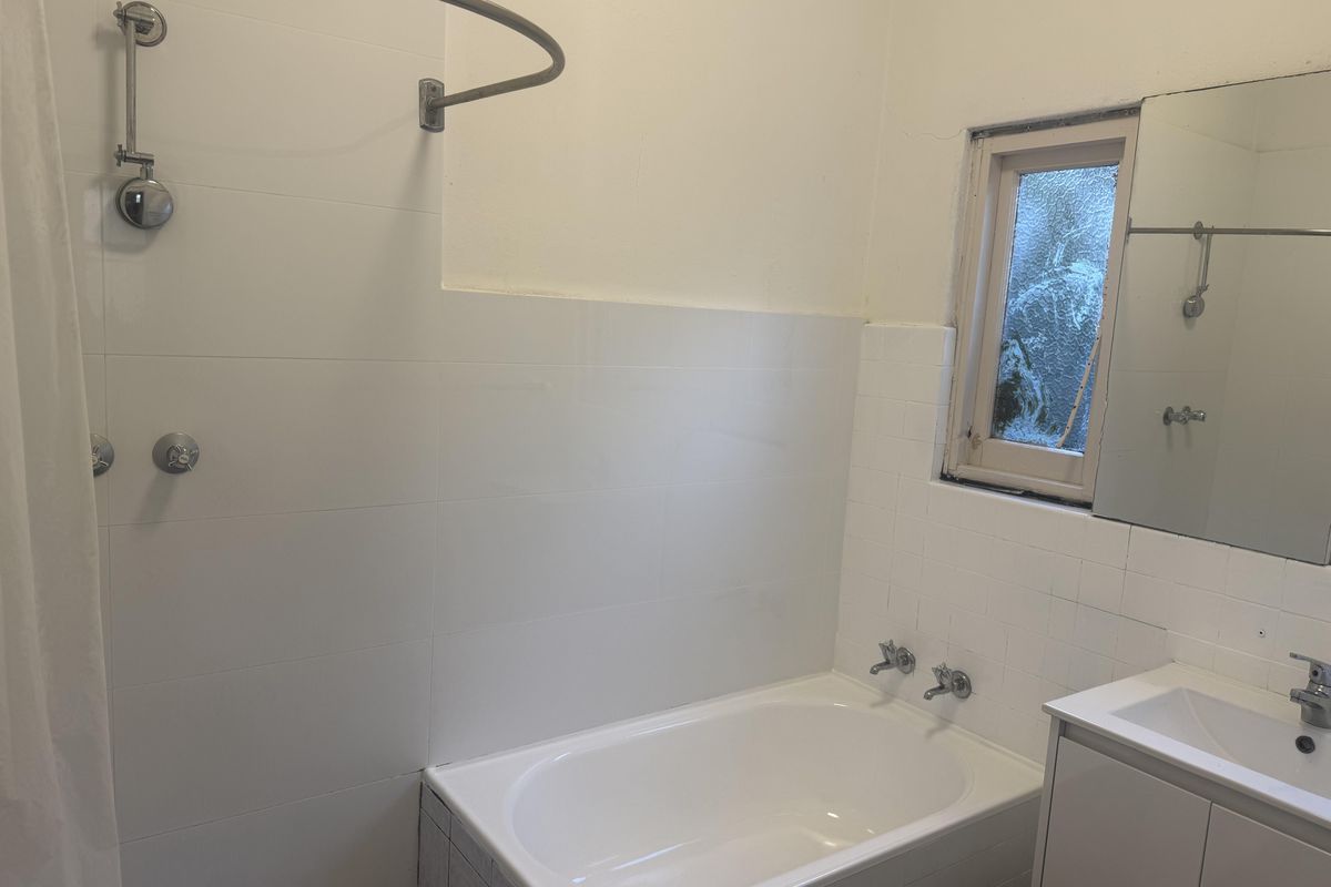 70 Tarrants Avenue, Eastwood