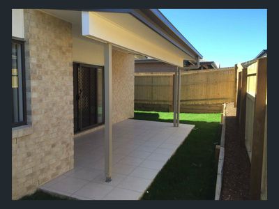 2 / 20 Firestone Avenue, Pimpama