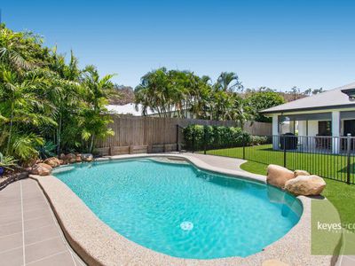 8 Adrian Rise, Mount Louisa