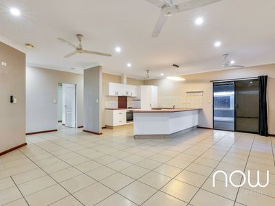 11 Inverway Circuit, Farrar