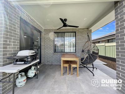 52A Dunheved Circle, Dubbo