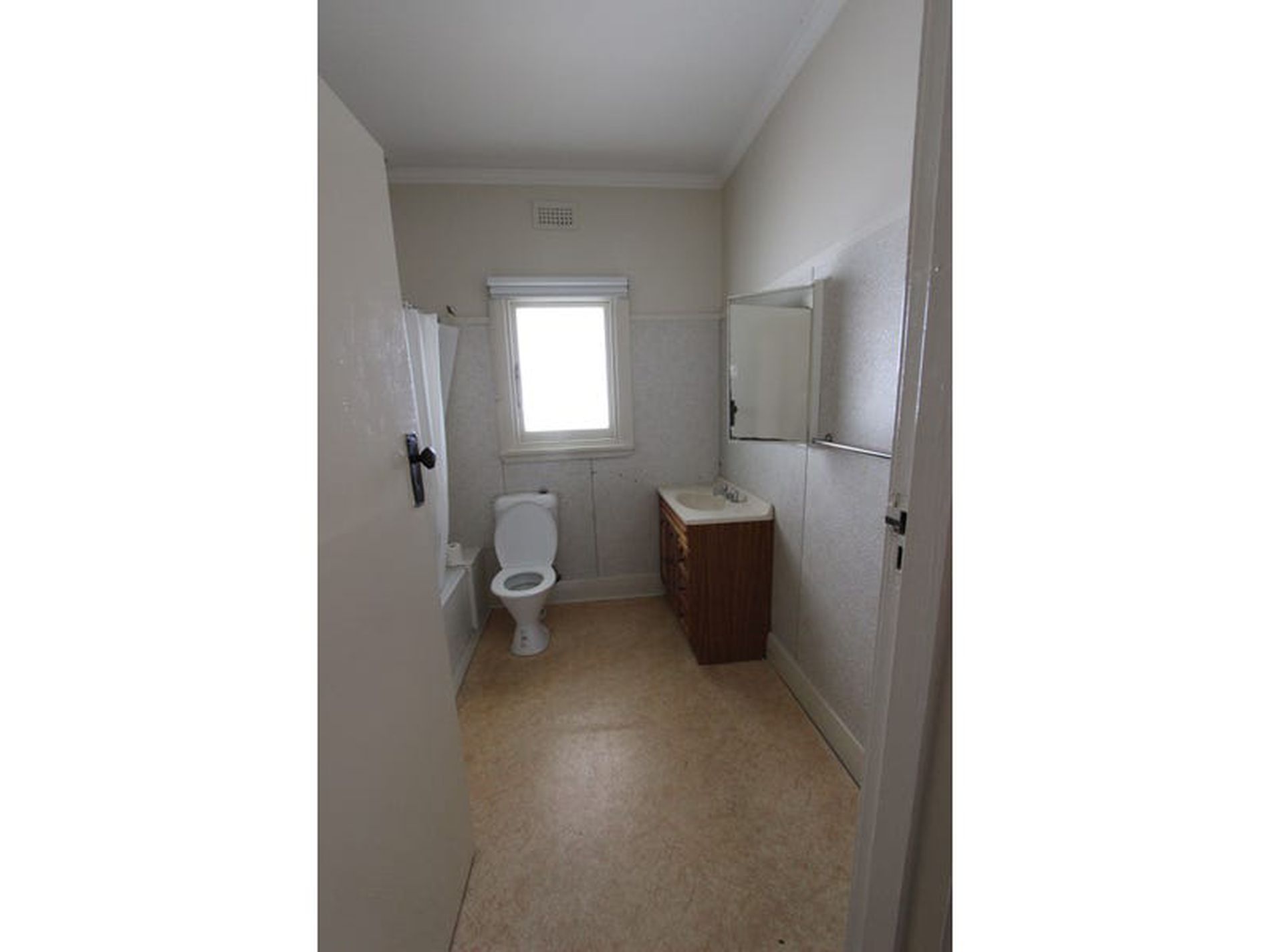 12 Clonard Avenue, Geelong West