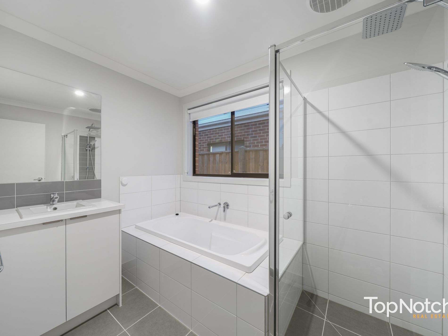 7 Platypus Chase, Beveridge
