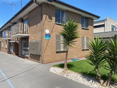 1 / 15 Beaumont Parade , West Footscray