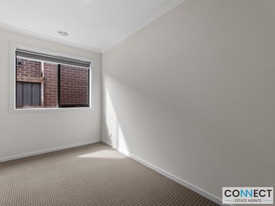 6 Ember Street, Clyde