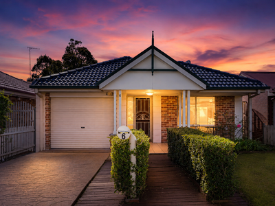 6 Tweed Court, Wattle Grove