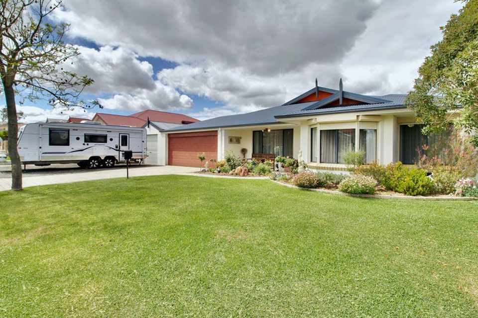 24 Lemon Gum Drive , Baldivis