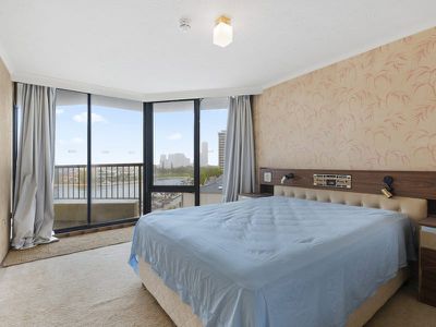 25 / 5 Admiralty Drive, Surfers Paradise