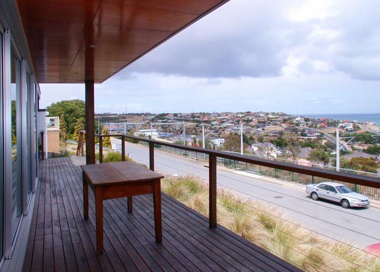 8 Columbia Crescent, Hallett Cove
