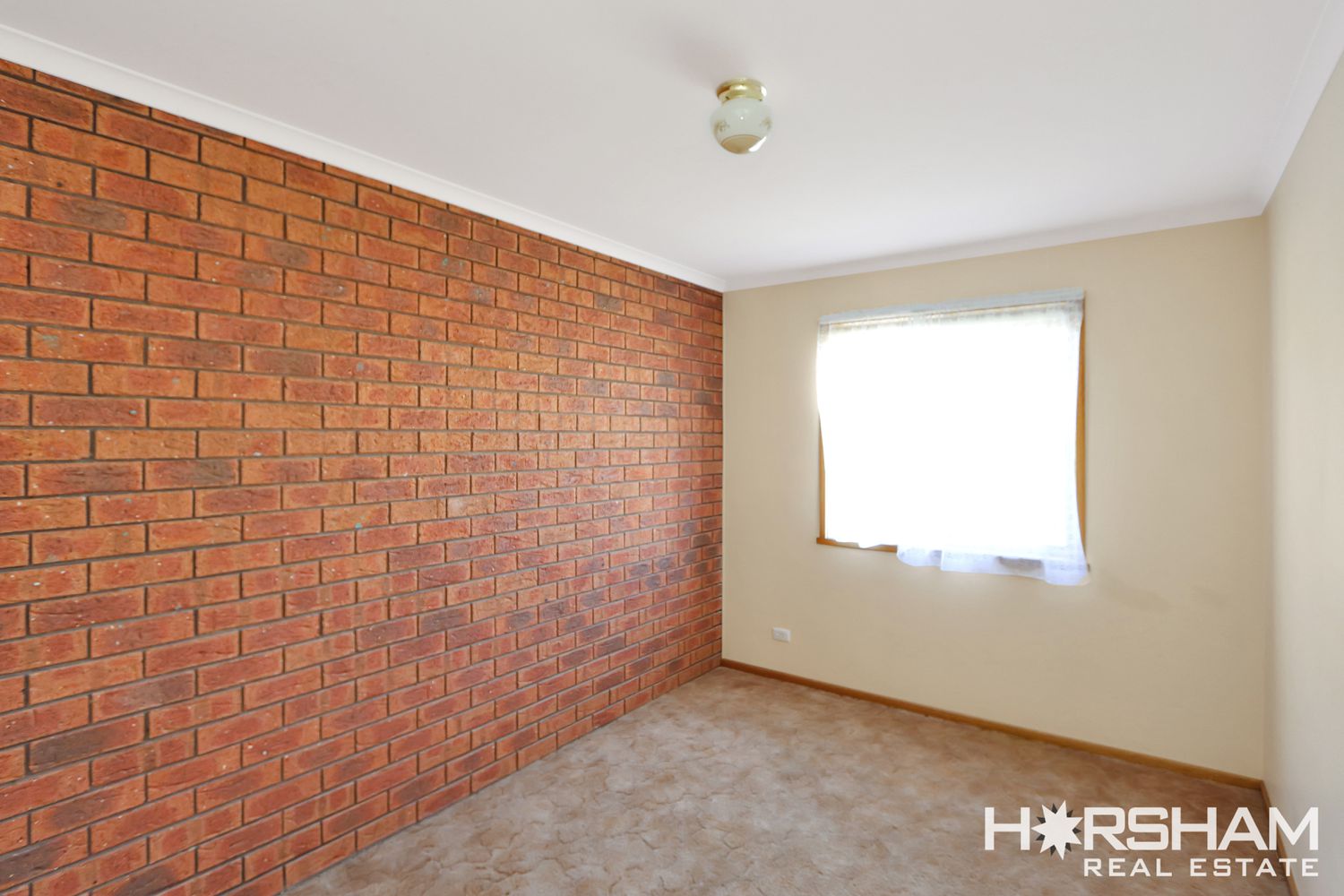 4 / 12 Remlaw Road, Horsham