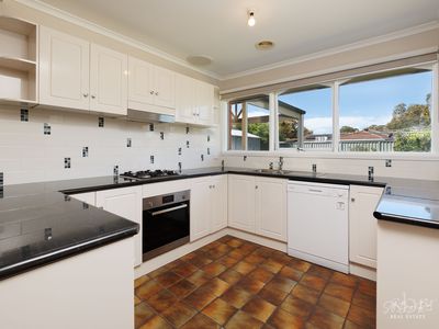 4 FERN AVENUE, Wodonga