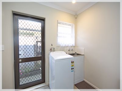 93A Queen Street West, Levin
