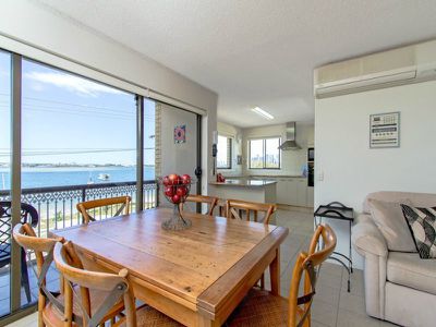 6  250 Marine Parade, Labrador