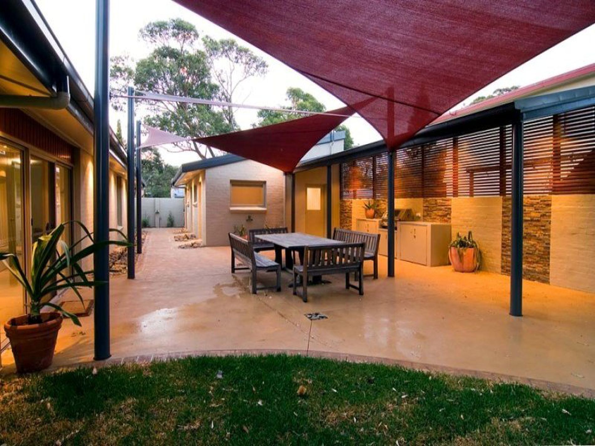 8 Mitchell Parade, Mollymook