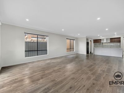 68 Yaralla Circuit, Clyde